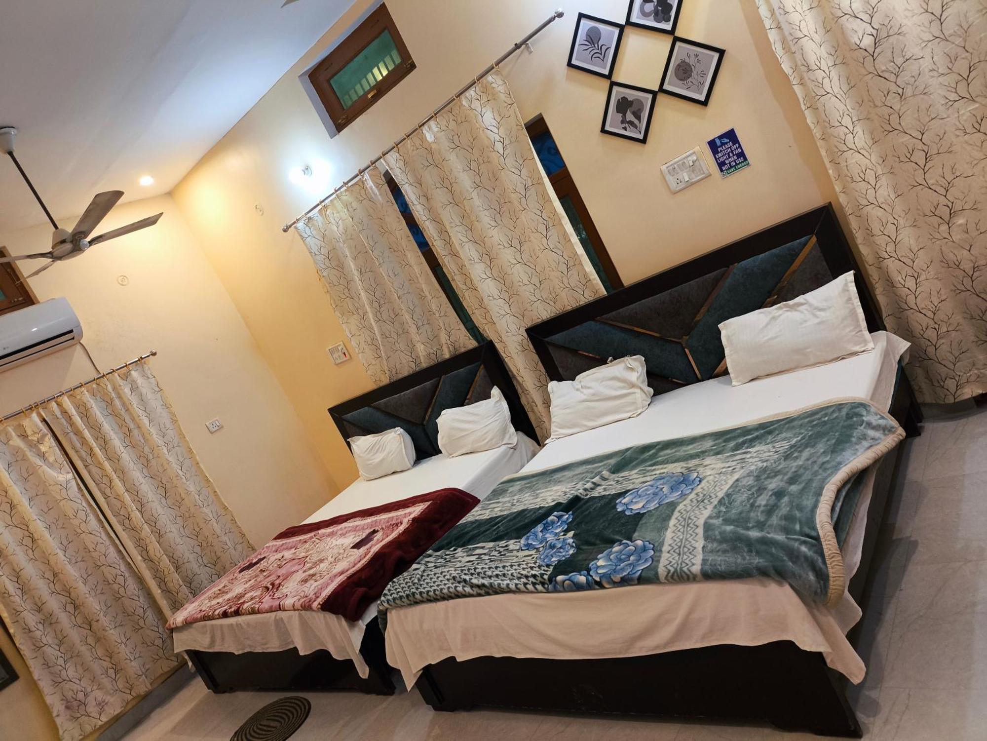Om Palace Guest House Ayodhya Dhaam -Ac & Non Ac Rooms