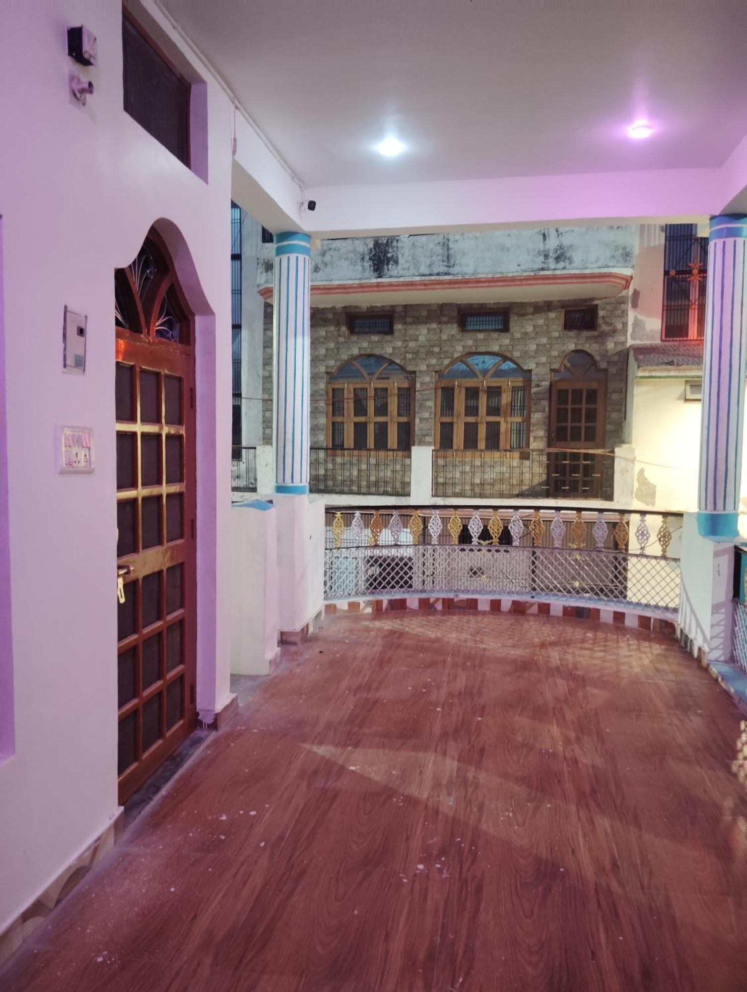 Om Palace Guest House Ayodhya Dhaam -Ac & Non Ac Rooms * Ayodhya